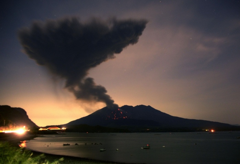 Japan: Vulkan Sakurajima bricht spektakulär mit Blitzen aus