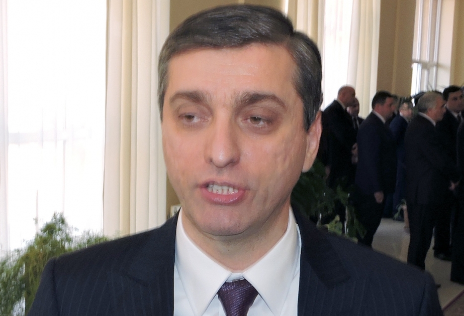 Вугар Гюльмамедов: Отношения чиновник-гражданин должны развиваться в здоровом русле