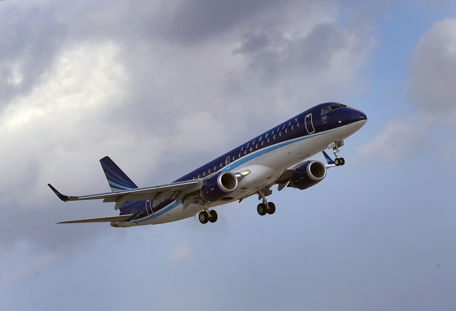 AZAL reduces price for Moscow-Baku flight tickets