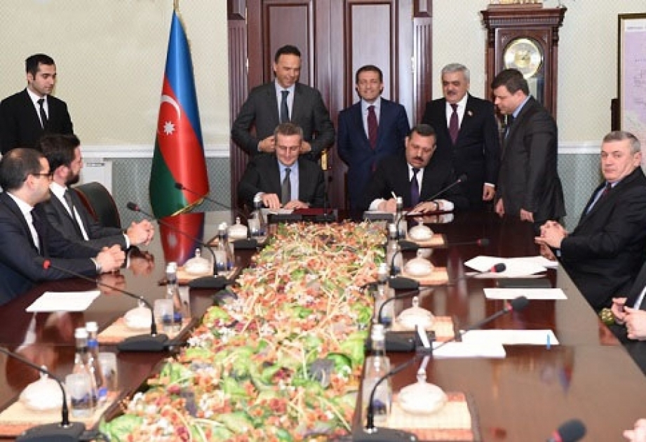 Man unterzeichnet weiteren Vertrag über Projekt für Wiederaufbau von Heydar Aliyev Erdölverarbeitungswerk