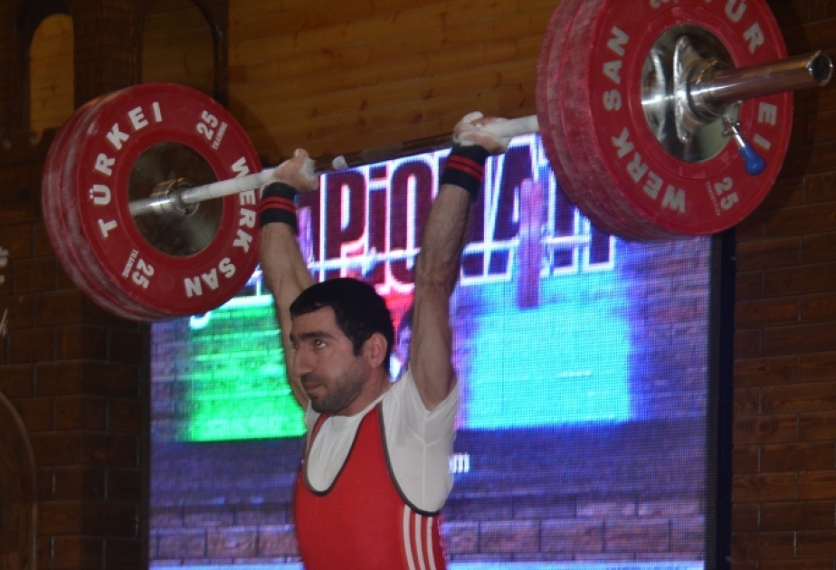 Стали известны первые результаты чемпионата Азербайджана по тяжелой атлетике
