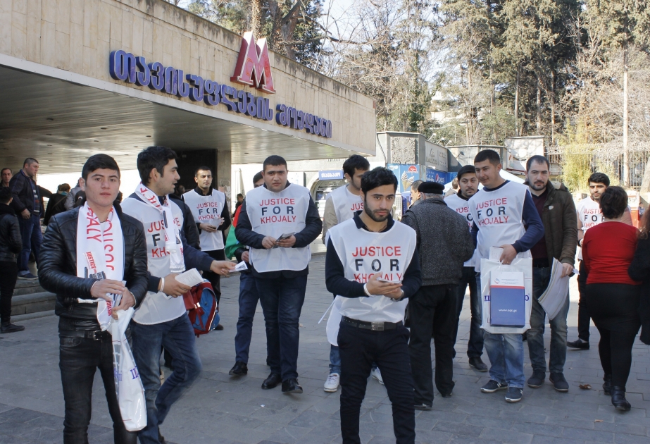 Azərbaycanlı gənclər Xocalı soyqırımı ilə əlaqədar Tbilisidə aksiya keçiriblər