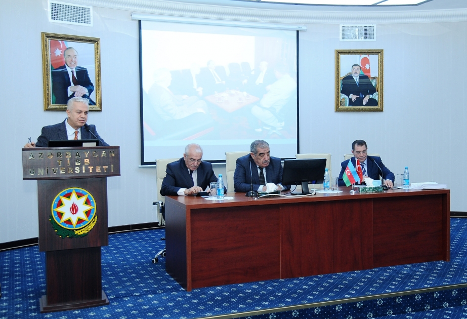 Azərbaycan həkimləri türkiyəli həmkarları ilə Bakıda orqan transplantasiyasına dair müzakirələr aparıblar