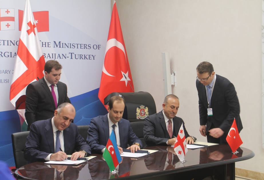 Azerbaijani, Turkish, Georgian FMs sign Tbilisi Statement VIDEO