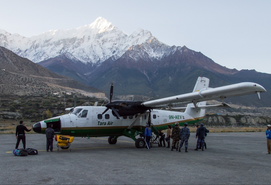 В Непале пропал небольшой самолет c 21 человеком на борту