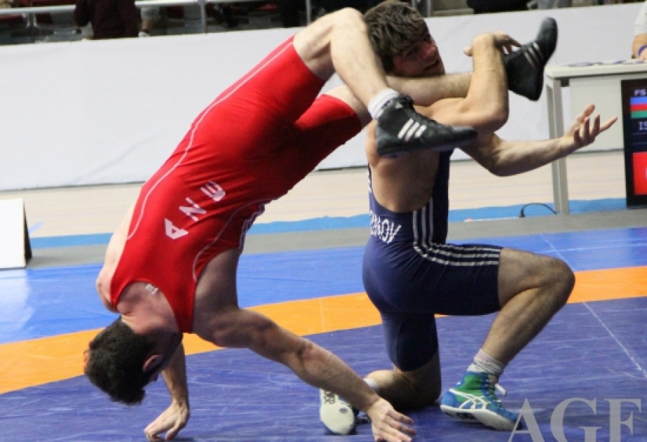 Junior Azerbaijani wrestlers to vie for medals in Tehran