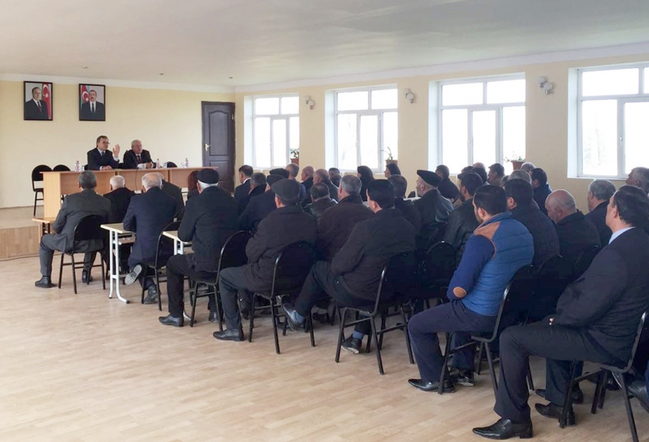 Ekologiya və təbii sərvətlər naziri fərdi balıq ovu ilə məşğul olan sakinlərin təkliflərini dinləyib