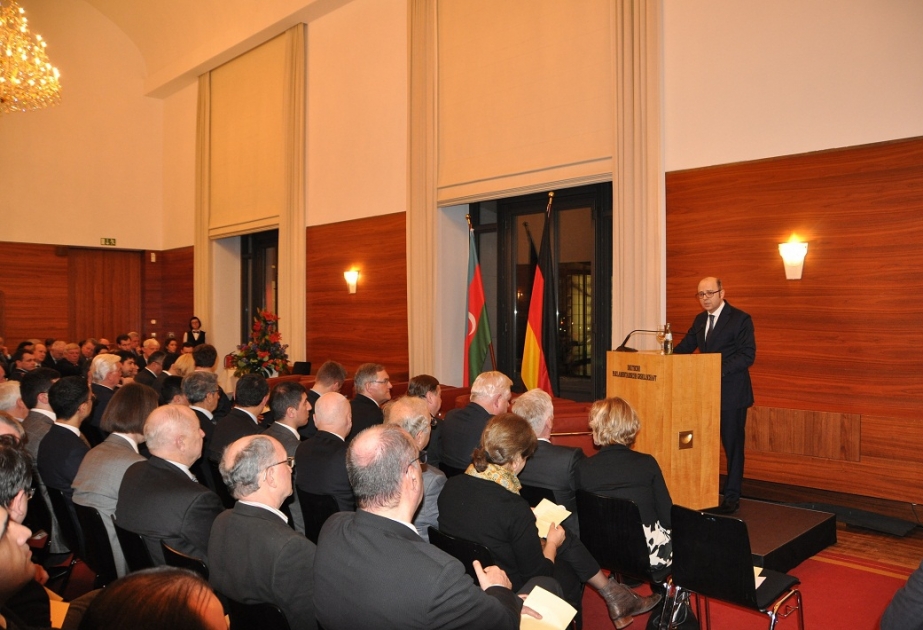 Almaniya siyasətçiləri Xocalı faciəsini və Ermənistanın Azərbaycana təcavüzünü müzakirə ediblər
