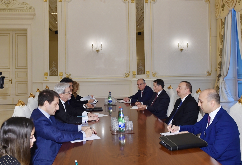 阿塞拜疆总统接见以意大利总理府国务秘书为首代表团