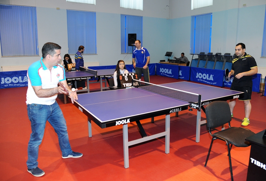 Jurnalistlər və incəsənət ustaları arasında stolüstü tennis yarışı keçirilib