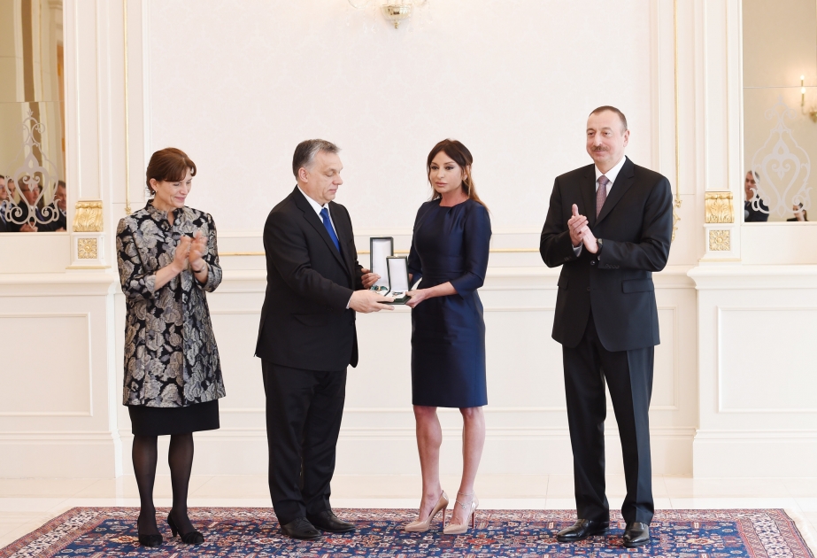 Первая леди Азербайджана Мехрибан Алиева награждена высшим орденом Венгрии [обновлено] ВИДЕО