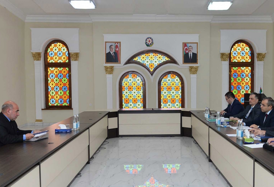وزير التعليم يقيم استقبالا ميدانيا في خاتشماز