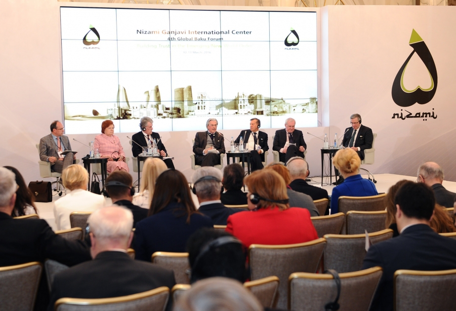 In dritter Sitzung vom IV. Globalen Baku Forum über Thema "Ukraine als Wendepunkt für regionale Sicherheit" diskutiert