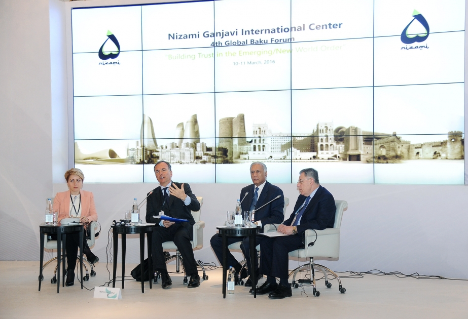 Forum global de Bakou : des panels se poursuivent
