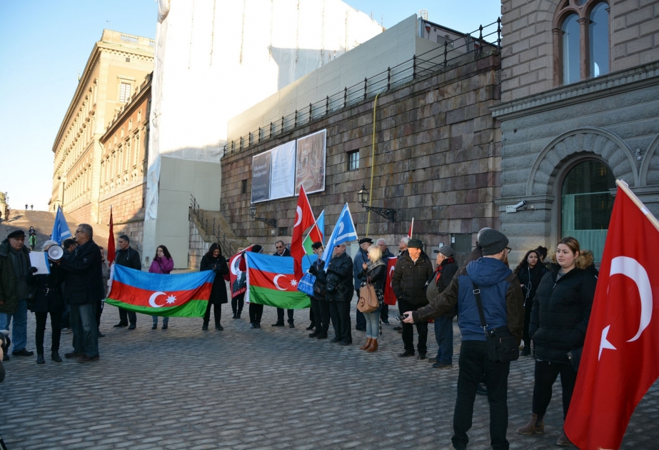 Aserbaidschanische und türkische Diaspora ging in Stockholm auf die Straße