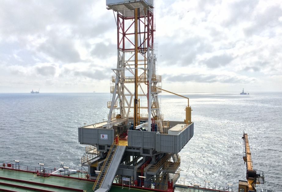 Im Guneshli-Ölfeld neu gebaute Ölplattform in Betrieb genommen