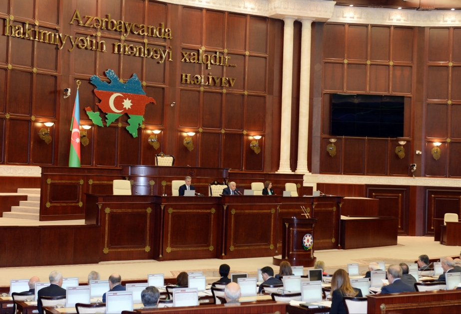 Extraordinary session of Azerbaijani parliament kicks off