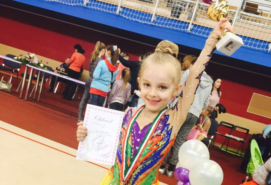 5-jährige aserbaidschanische Turnerin wird Siegerin internationalen Turniers