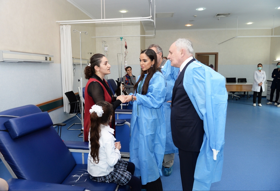 Vizepräsidentin der Heydar Aliyev-Stiftung Leyla Aliyeva besucht das Zentrum für Thalassämie