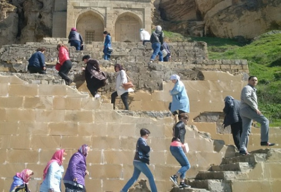 Qazaxıstanın turizm şirkətləri və KİV nümayəndələri üçün infotur təşkil olunub