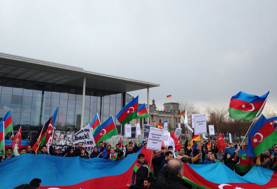 Armenian president met with protests in Berlin