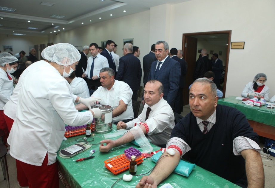 Əmək və Əhalinin Sosial Müdafiəsi Nazirliyinin 400-ə yaxın əməkdaşı qan verib