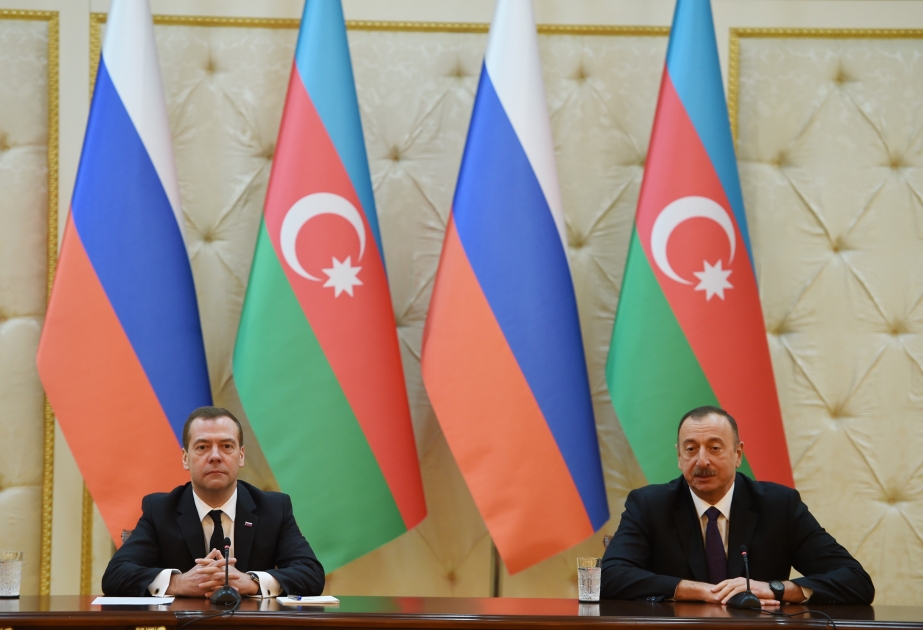 Azərbaycan Prezidenti İlham Əliyev və Rusiya Hökumətinin Sədri Dmitri Medvedev mətbuata bəyanatlarla çıxış ediblər VİDEO