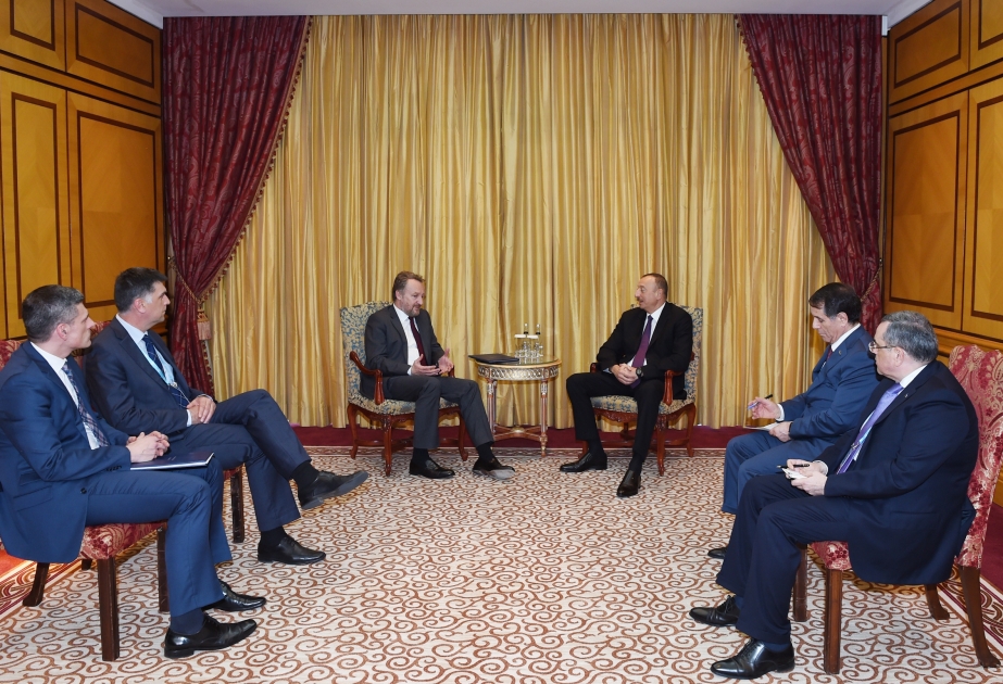 Präsident Ilham Aliyev trifft sich mit Vorsitzenden des Staatspräsidiums von Bosnien-Herzegowina VIDEO