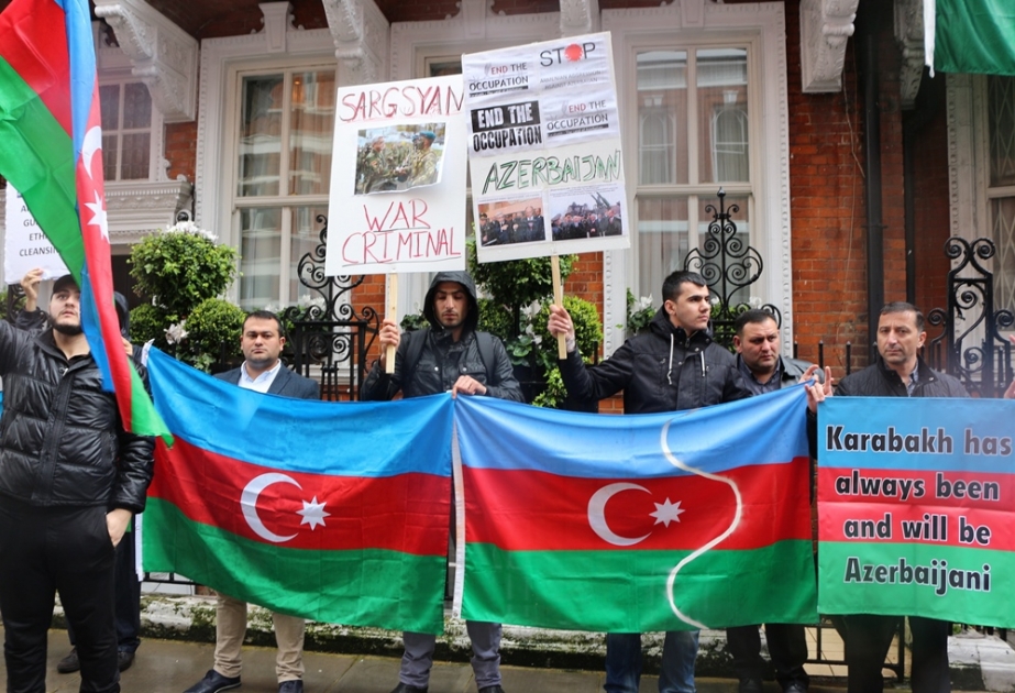 Londonda ermənilərin növbəti təxribatına layiqli cavab verilib VİDEO
