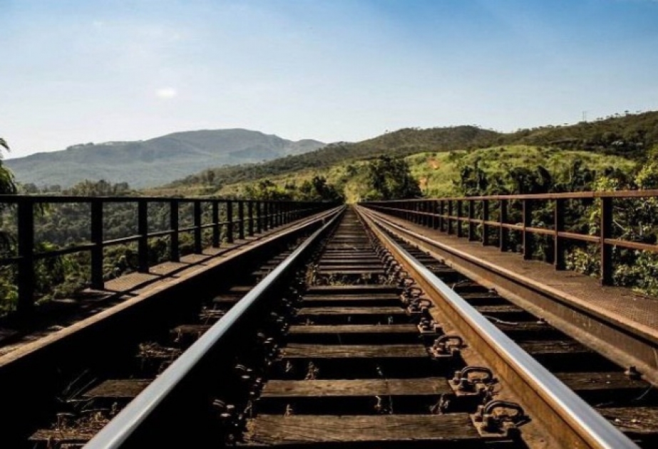 Lancement de la construction d’un pont visant à connecter les chemins de fer d’Iran et d’Azerbaïdjan