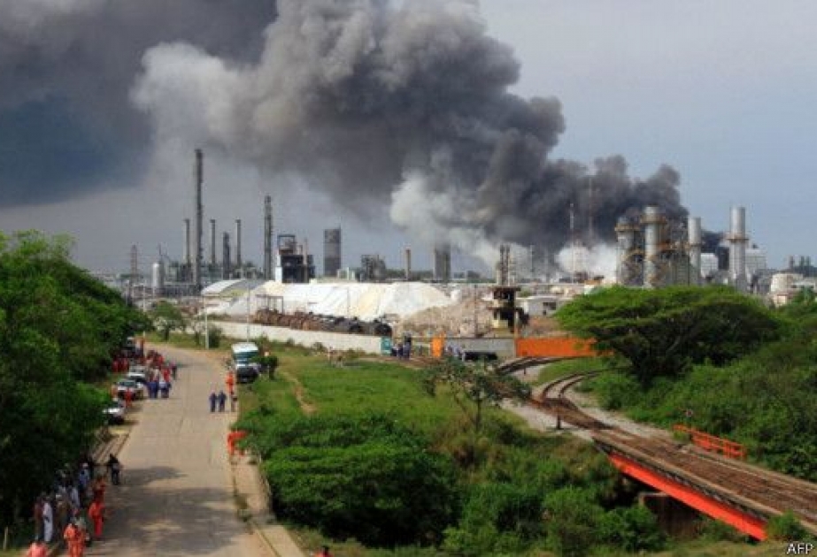 В Мексике на заводе по переработке нефти произошел взрыв
