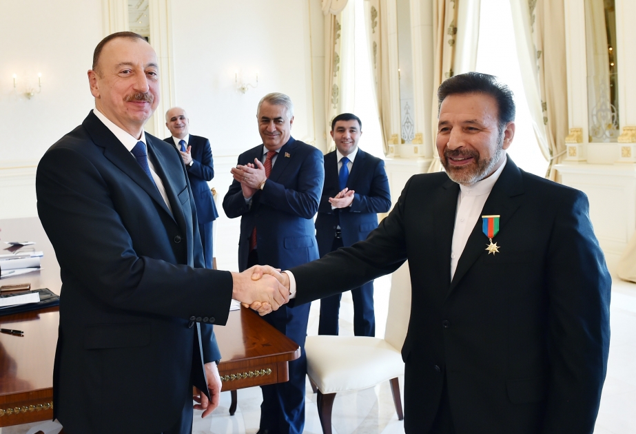 Präsident Ilham Aliyev zeichnet iranischen Minister für Kommunikation und Informationstechnologien mit Orden "Freundschaft" aus VIDEO