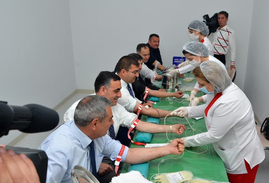 Pirallahıda 300 nəfərdən çox sakin qan verib