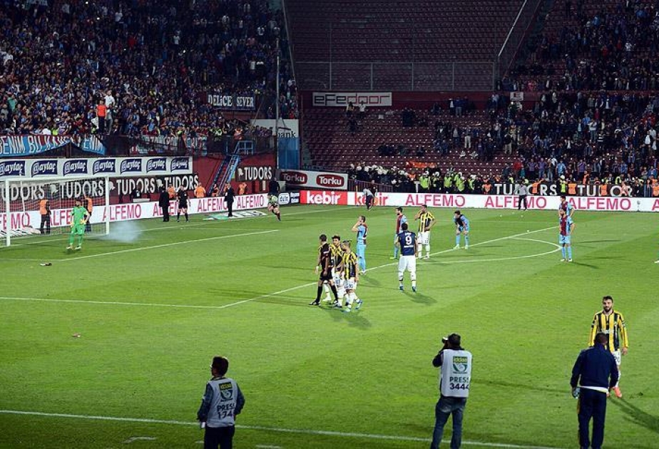 "Trabzonspor" və "Fənərbaxça" klublarının qarşılaşması yarımçıq dayandırılıb
