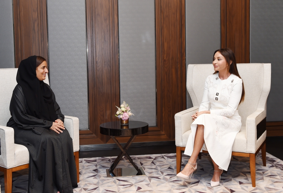 سيدة أذربيجان الأولى تستقبل وزيرة التسامح الإماراتية