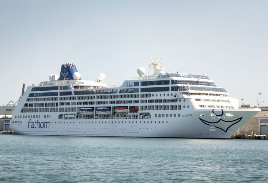 US cruise ship travels to Cuba for first time in decades