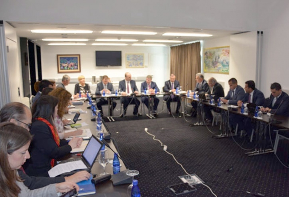 SOCAR wird der Arbeitsabteilung des Ionischen- Adriatischen-Gaspipeline Hilfe leisten