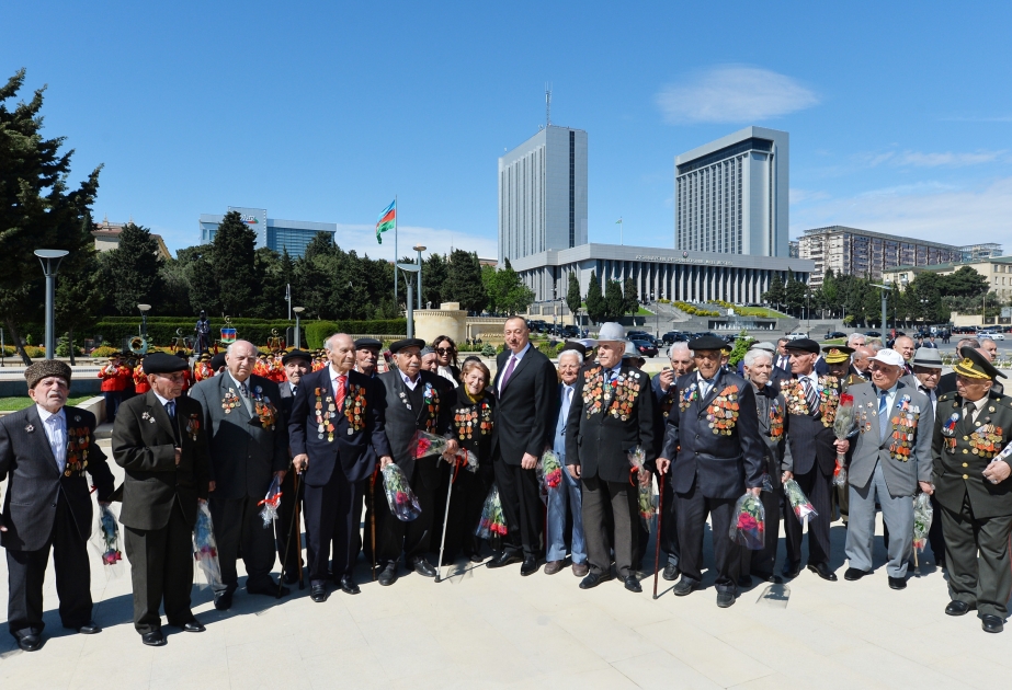 President Ilham Aliyev attended ceremony to mark May 9-Victory Day VIDEO