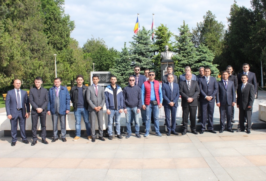 Cérémonie de commémoration du leader national Heydar Aliyev à Bucarest