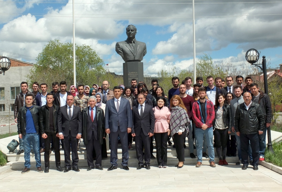 Ümummilli Liderin xatirəsi Qarsda yad edilib