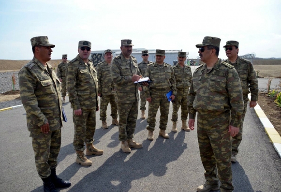 Müdafiə naziri cəbhəboyu zonada yeni tikilən hərbi şəhərcikdə işlərin gedişini yoxlayıb