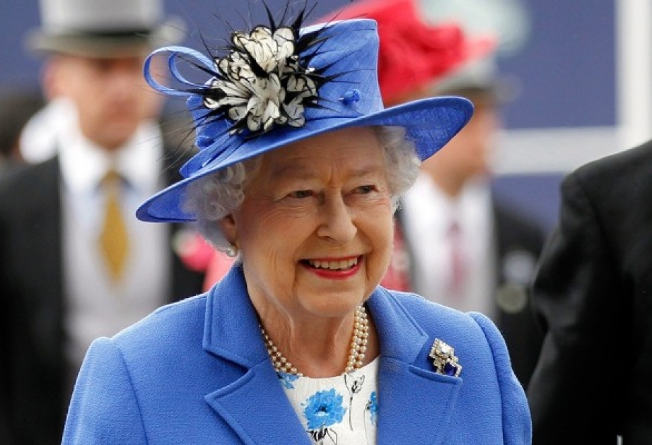 Британская королева выиграла купон в супермаркет