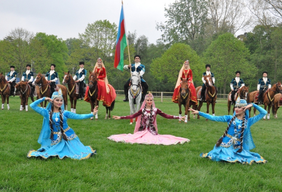 Spektakuläre Show von Karabachpferden in London VIDEO