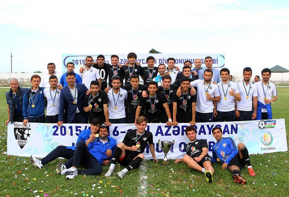 Birinci divizionun qalibinə qızıl medallar və kubok təqdim olunub