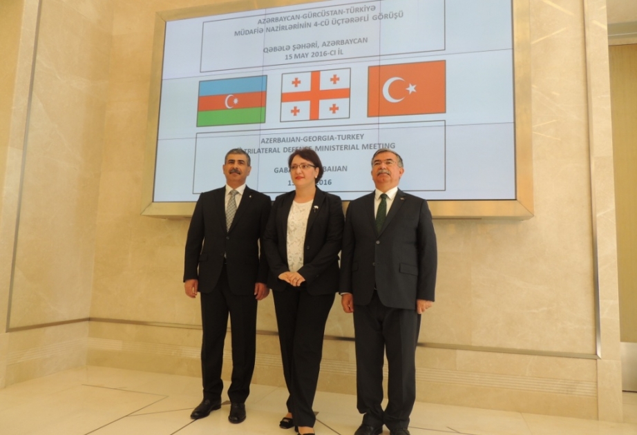 Qəbələdə Azərbaycan, Gürcüstan və Türkiyə müdafiə nazirlərinin üçtərəfli görüşü başlayıb