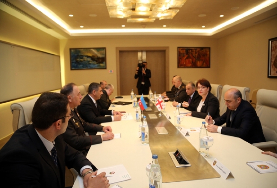 Aserbaidschanische und georgische Verteidigungsminister kommen in Gabala zusammen