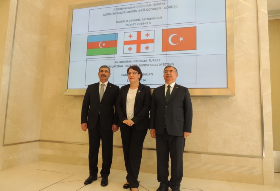 Les ministres de la défense azerbaïdjanais, géorgien et turc se réunissent à Guébélé VIDEO