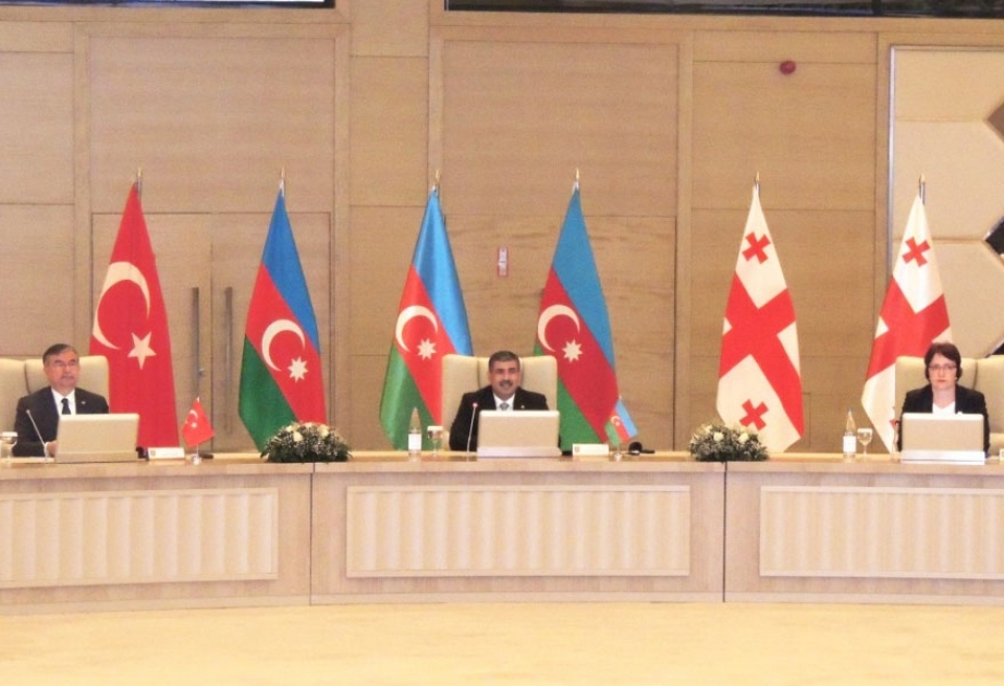 Pressekonferenz der Verteidigungsminister von Aserbaidschan, Georgien und der Türkei in Gabala VIDEO