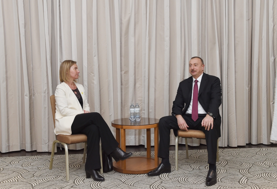 Präsident Ilham Aliyev trifft in Wien mit Hoher EU-Vertreterin zusammen VIDEO