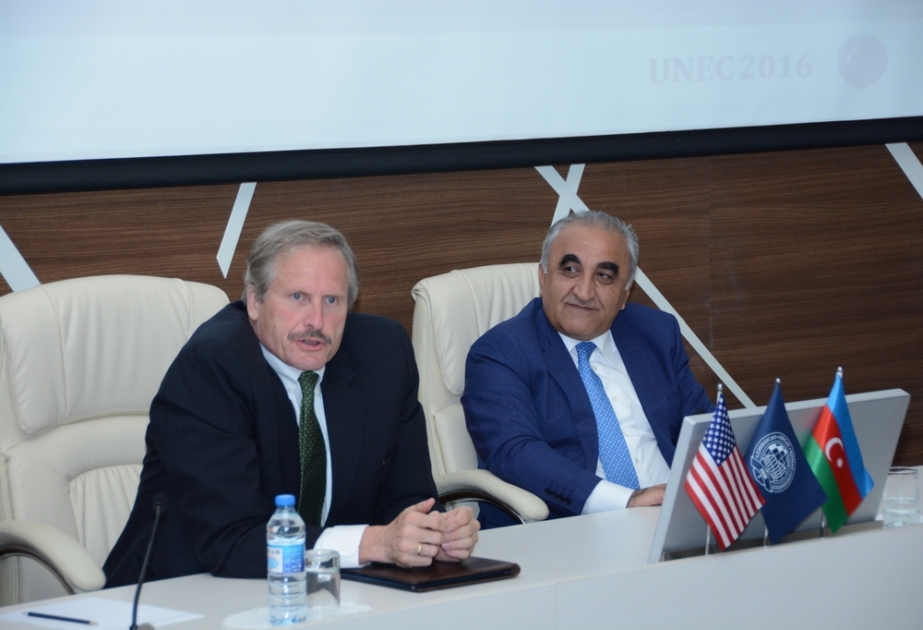 Встреча студентов UNEC с послом США